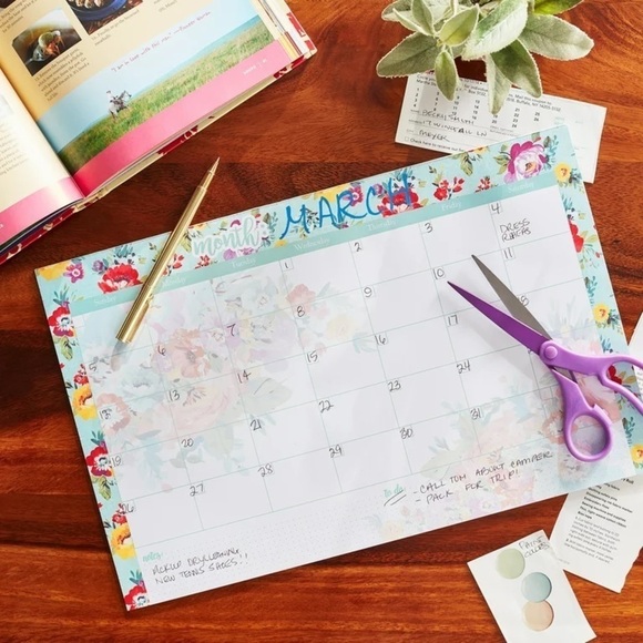 Last One! 🎠 New Pioneer Woman Desk / Wall Calendar, Write in Year 2024 -… - Picture 4 of 10